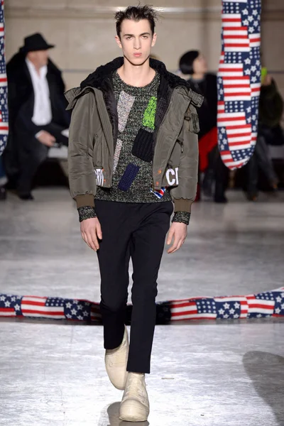 Look 38